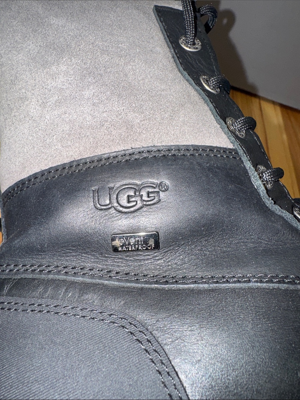 UGG Adirondack Waterproof Winter Snow Boots Black Gray Women’s Size 8 - Picture 10 of 14